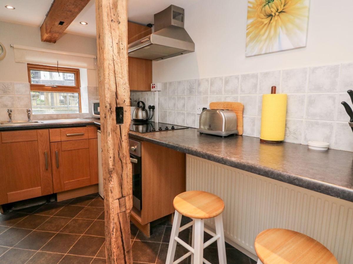 Triangle Inn Coachouse Rhayader Esterno foto