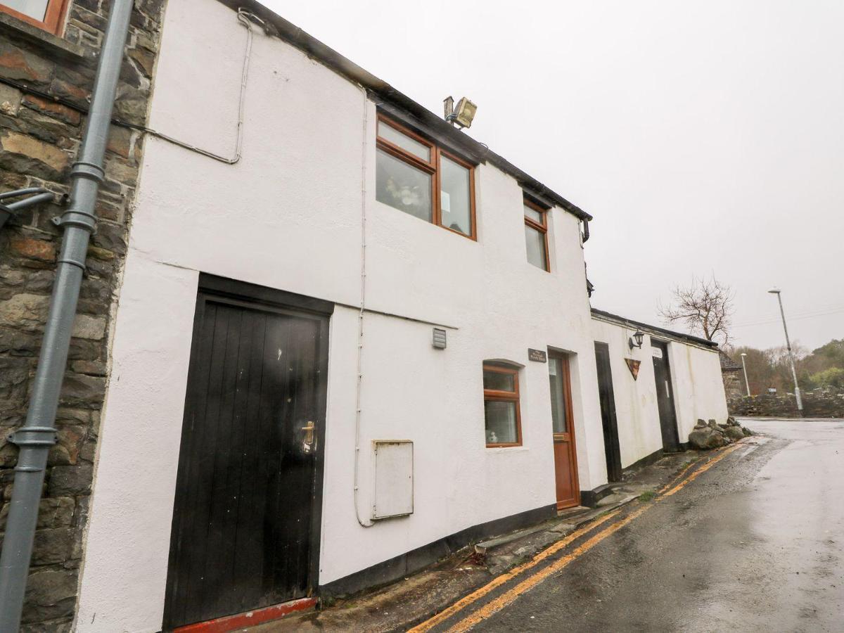 Triangle Inn Coachouse Rhayader Esterno foto