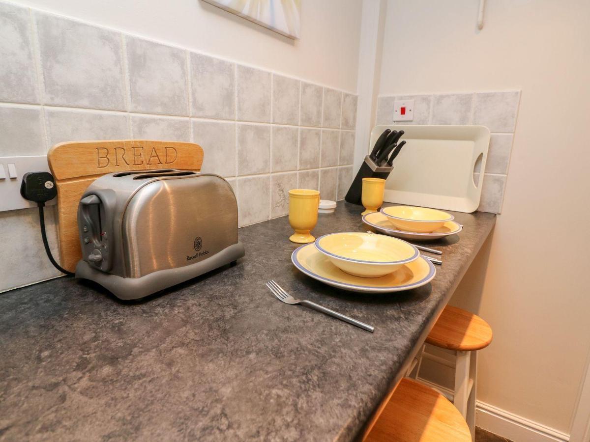 Triangle Inn Coachouse Rhayader Esterno foto